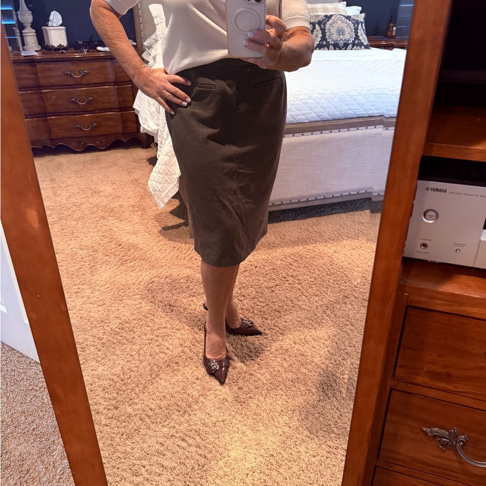 Elegant Gray Women's Skirt